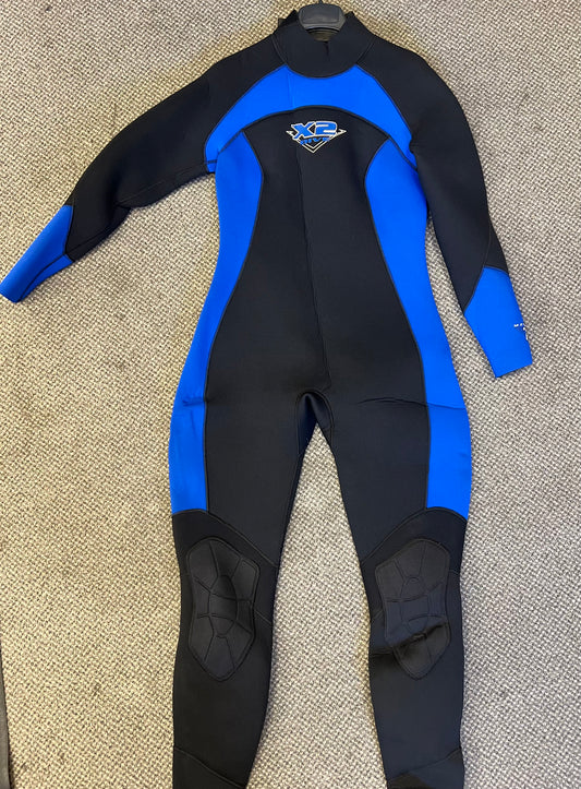 Used Ladies 6.5 MM diving wetsuit Body Glove size 11/12 As is - good condition