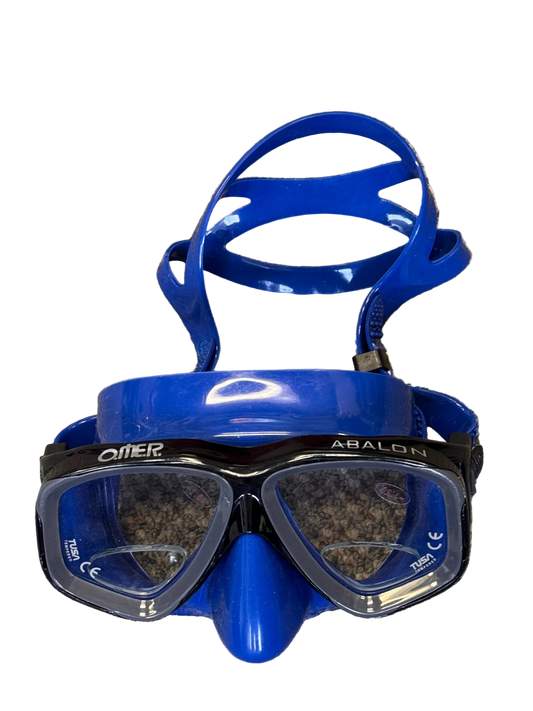 Omer Scuba - Snorkel Mask with +1.5 Readers Lens installed.