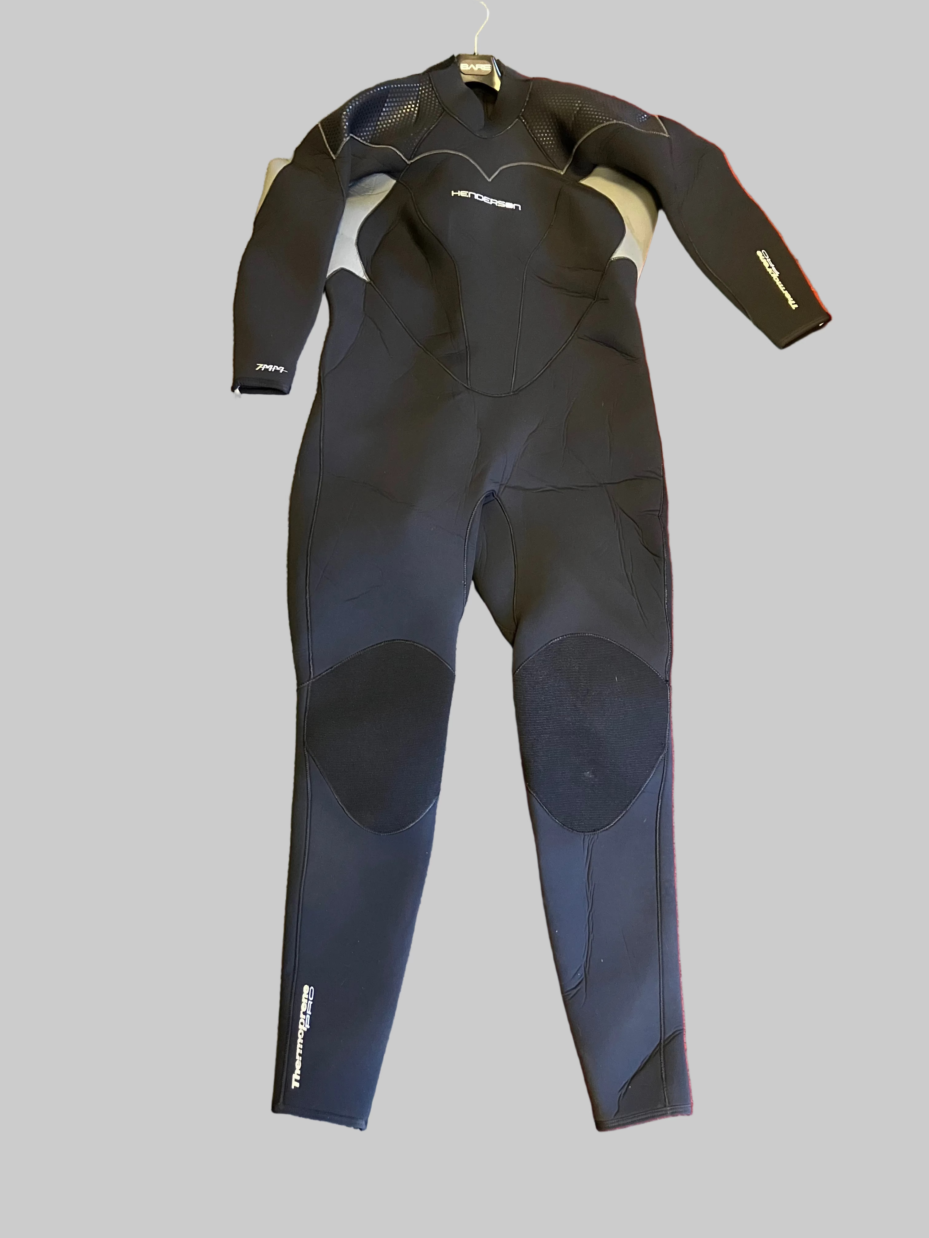 Used Henderson 7mm Womens Size 24 Wetsuit