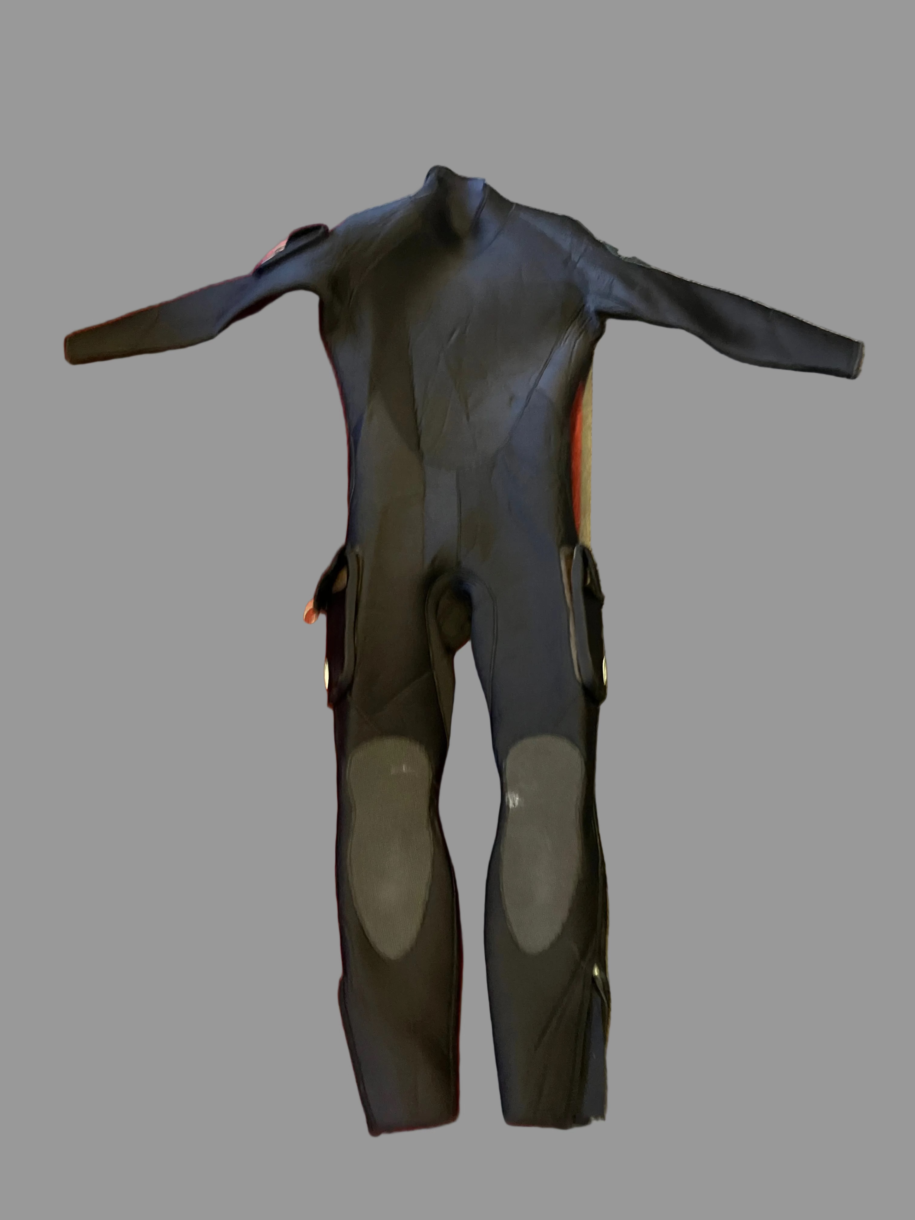 Used mens Small 7mm Tecnical wetsuit with pockets